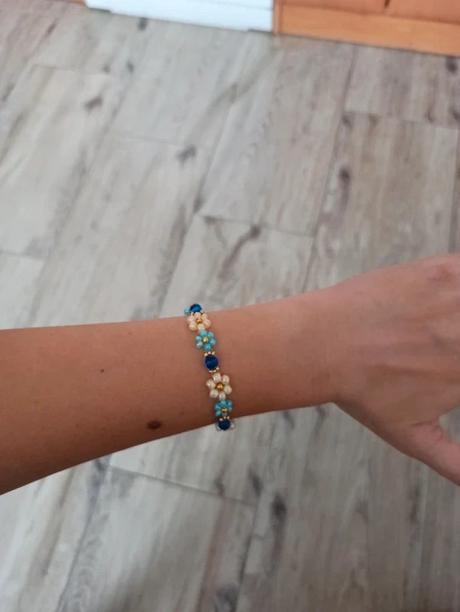 Náramok z korálok,