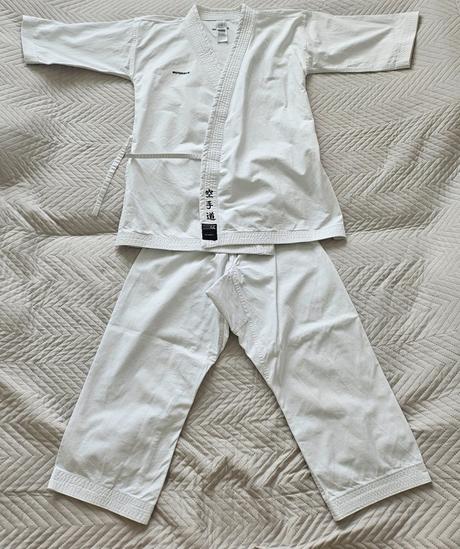 Kimono outshock na karate, 152