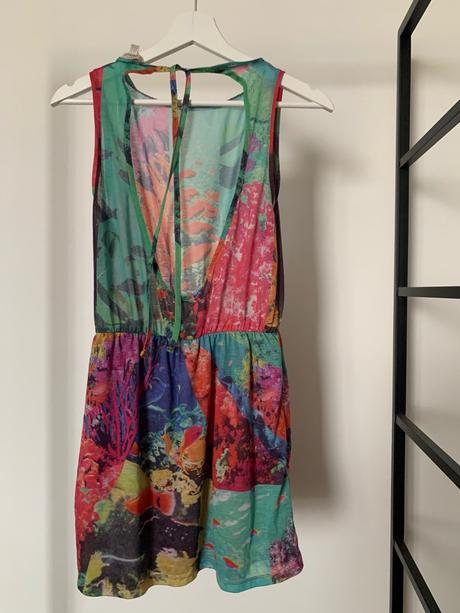 Top s holym chrbatom, zara,s