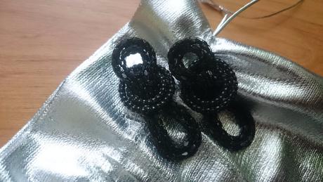 Čierne šperky zo zlatníctva,