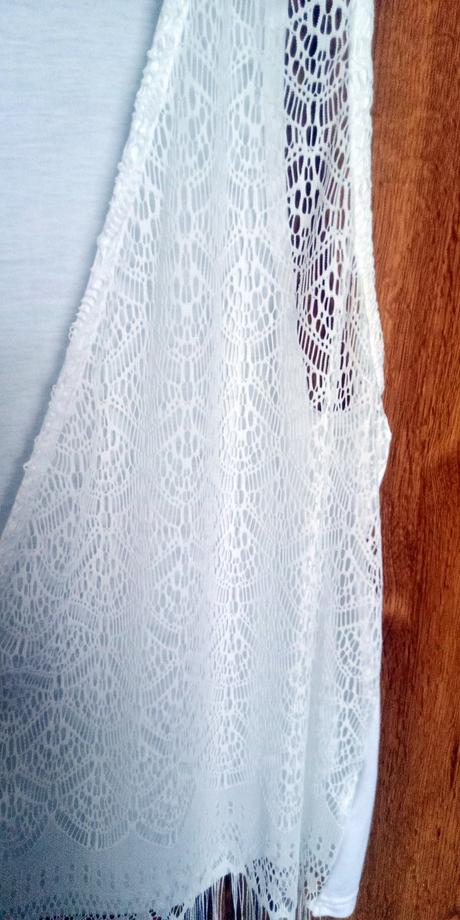 Tenučká vestička s čipkou a strapcami, xxl