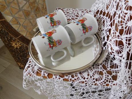 Retro šálky vianočné 3 kusy porcelán,, 