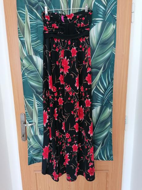 Krasne kvetove saty, m