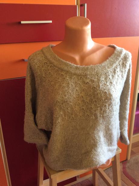 Trendy svetrík z peacocks london, s