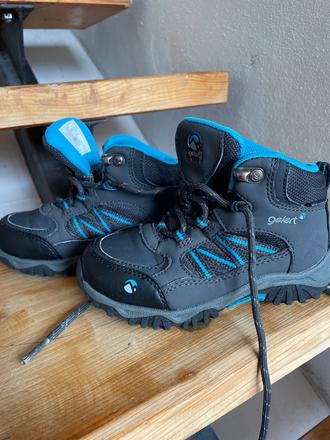 Turistické topánky, 27