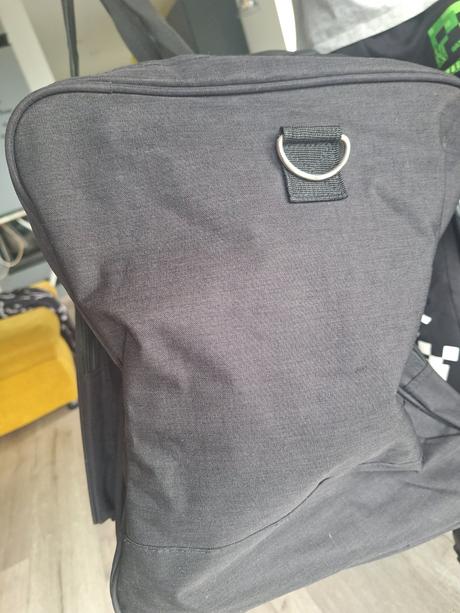 Obrovská cestovná taška, 