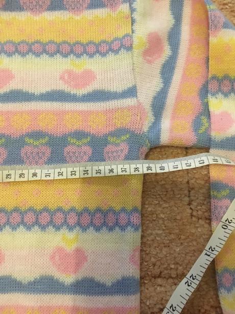 Pletený pulovrik so srdiečkami, 110