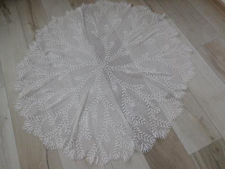 Biela okrúhla dečka háčkovaná, 