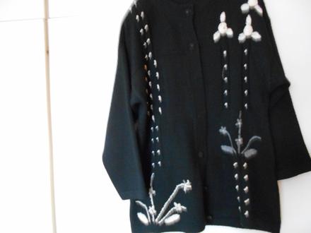 Sveter s výšivkou, xl