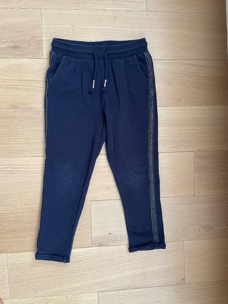 Zateplené tepláky so zlatým lemom, c&a,110