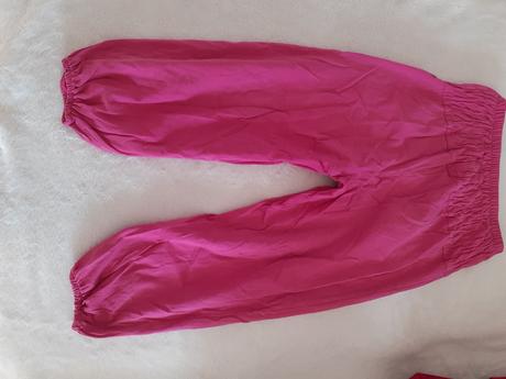 Dievčenské tepláky, 146