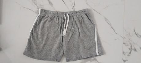 Teplákové kraťasy, 122