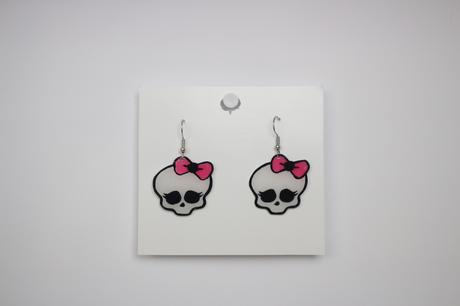 Handmade visiacie náušnice monster high,