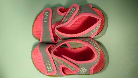 Sandálky, new balance,28
