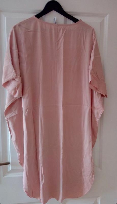 Bledoružové šaty, univelkosť,