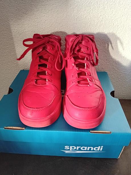 Červené tenisky, sprandi,35