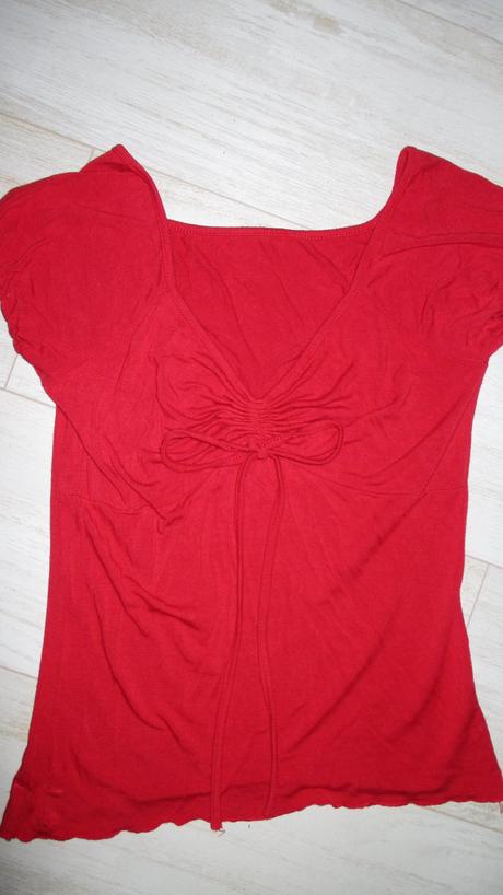 Top so sťahujúcim nastavitelným výstrihom, s