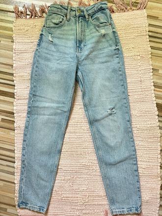 Krásne mom jeans, 32