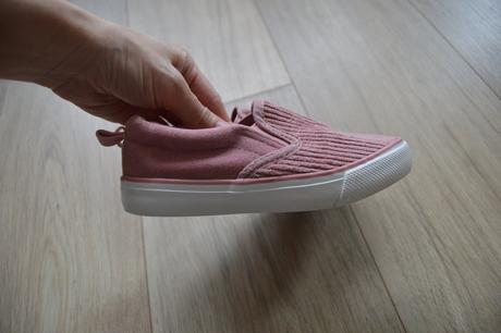 Sliponky, reserved,27