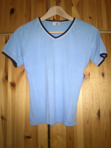 Bledomodre tricko, quelle,m