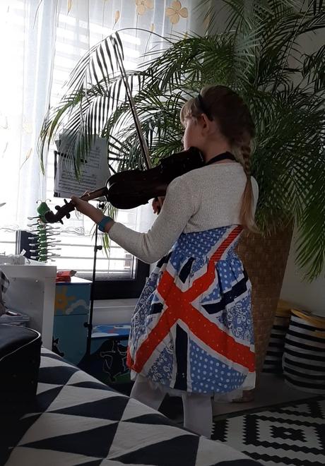 Prekrásne saty podšité tylom next na 6-9r., next,122