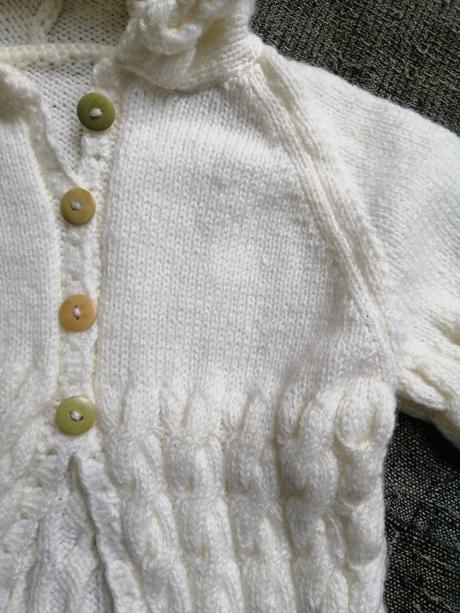 Pletený svetrík s poštovným, 98