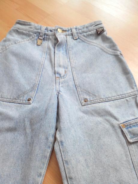 Trištvrťaky 122-128, 122