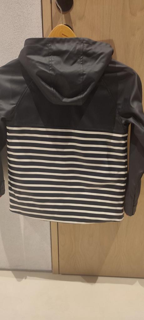 Nepremokava bunda, sergent major,128