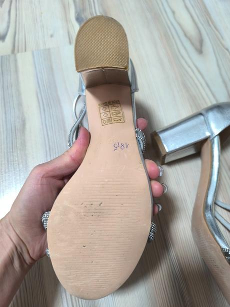 Spoločenské sandále, 37