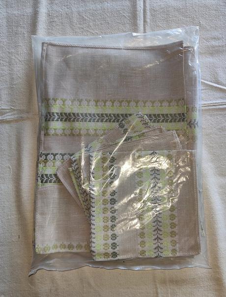 Obrus + 4 dečky uloženka,