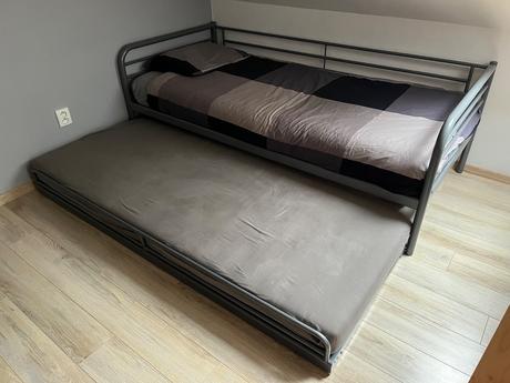 Ikea rozkladacia kovová posteľ, šírka (cm): 90,dĺžka (cm): 200