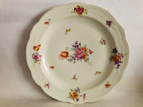 Prekrasna starozitna misa kvety,