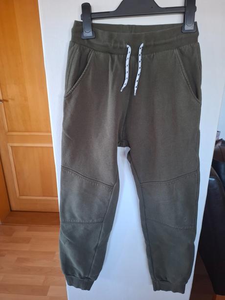 2 ks teplákov, lindex,152