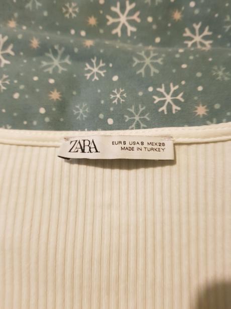 Zara vrúbkovaný svetrík, zara,s