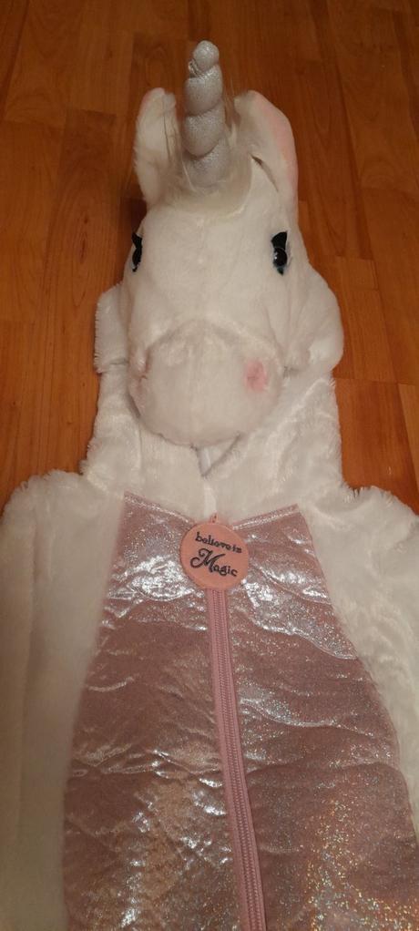 Kostym jednorozca v.104, 