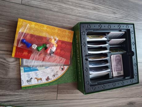 Spoločenská hra dostihy,