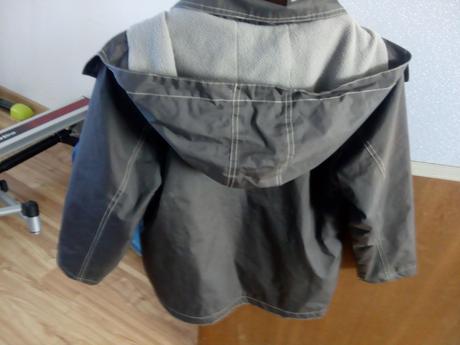 Prechodná vetrovka pre 8. ročného fešáka, 128