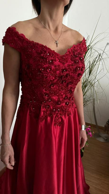 Spoločenské šaty, 