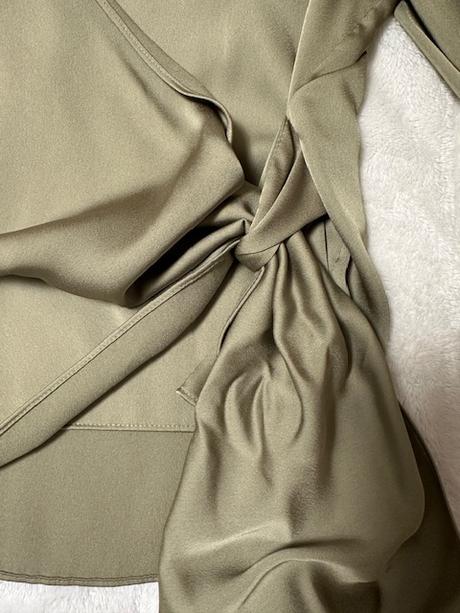 Khaki blúzka s viazaním zn. zara, zara,l / m