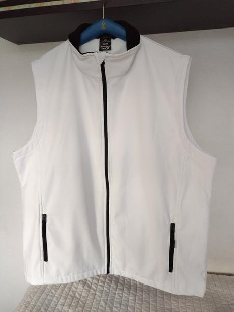 Softshellová vesta, 50