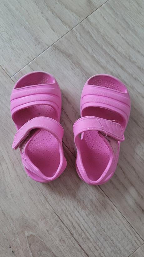 Sandalky lahke gumene, 25