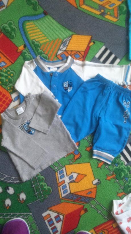 Tepláky, mikina a tričko., 68