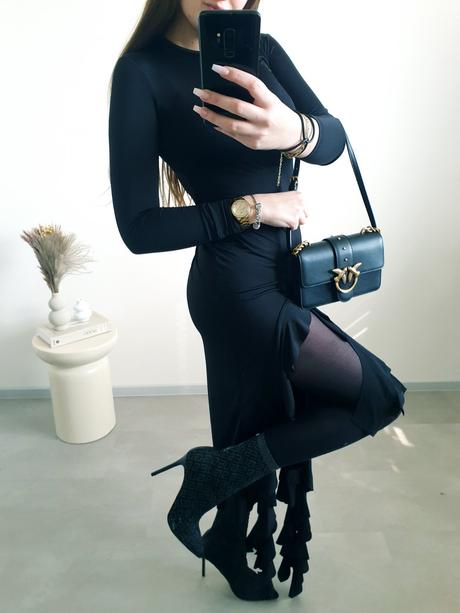 Extravagantné šaty m, m