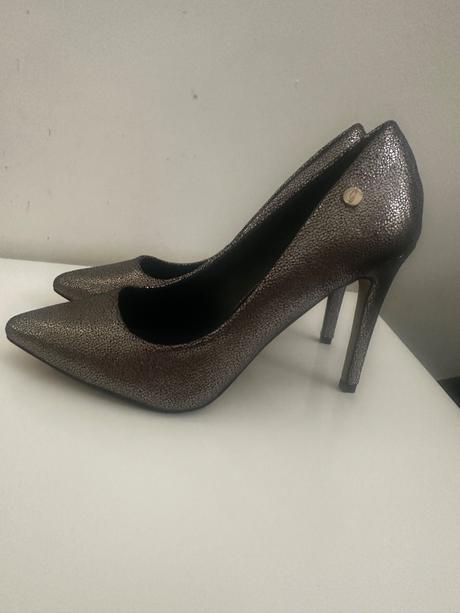 Guess lodicky, guess,38