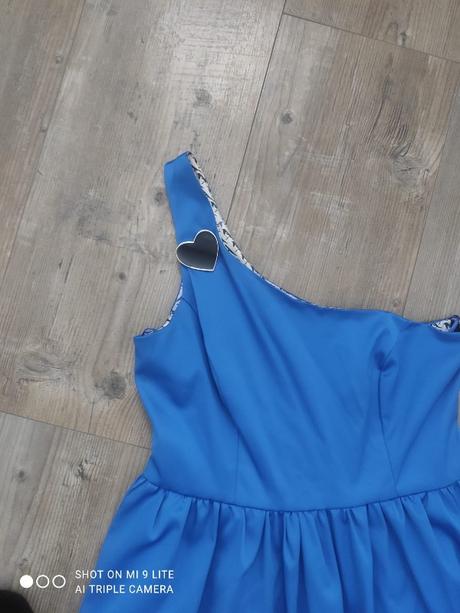 Modre saty so srdieckom, 40