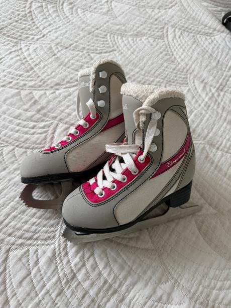 Korčule na ľad, crowned,28