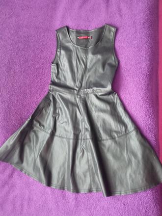 Šaty imitácia kože, 134