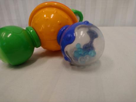 Chicco twist and turn rattle, krútiť a otáčať, 