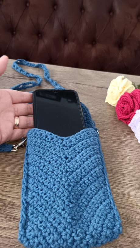 Háčkovaná kabelka na mobil, či drobnosti, 