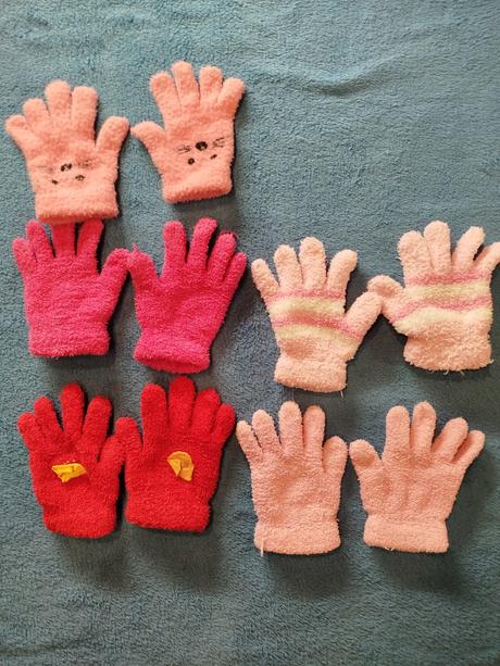 Teplé rukavičky, 104